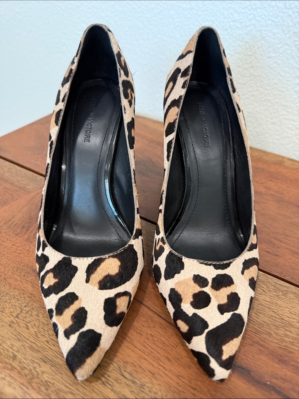 Pour La Victoire Leopard-Print Pointed Toe Pumps - Tan & Black